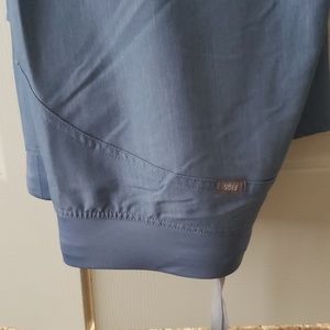 FIGS Kade Cargo Scrub Pants (Petite)